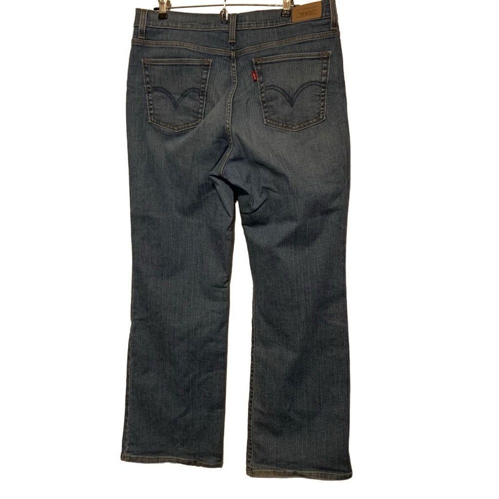 Levi’s Perfectly Slimming Boot Cut 512 Size 16 Medium Jeans